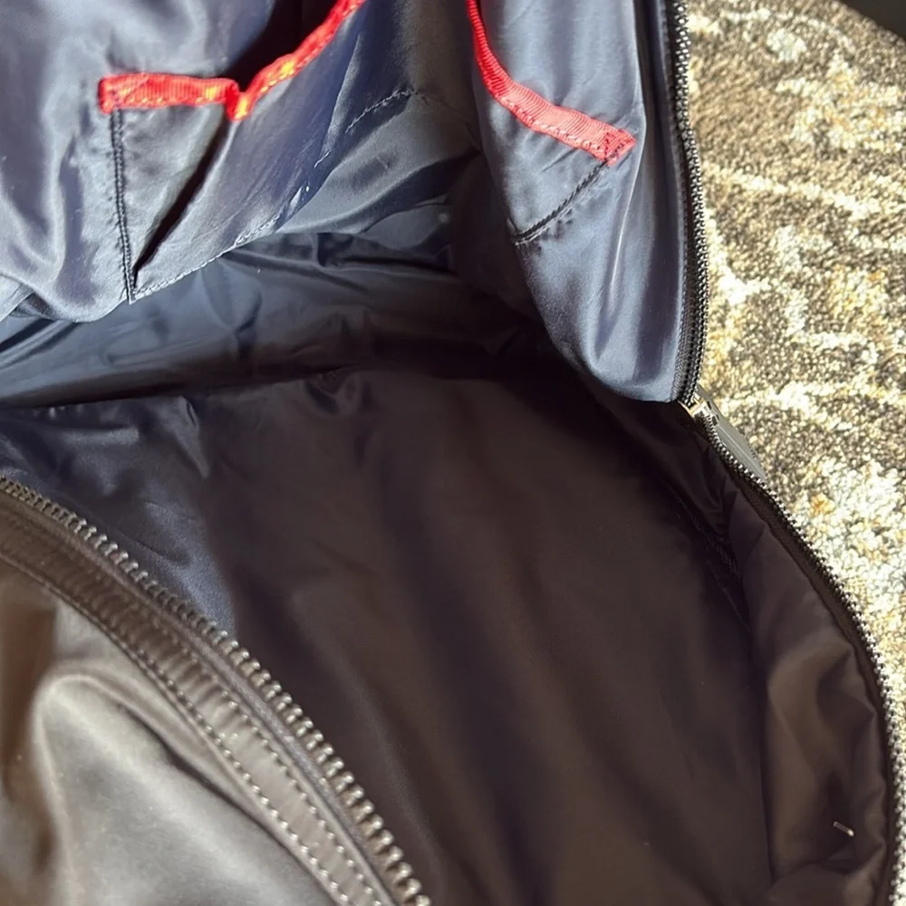 Tommy Hilfiger sleek versatile